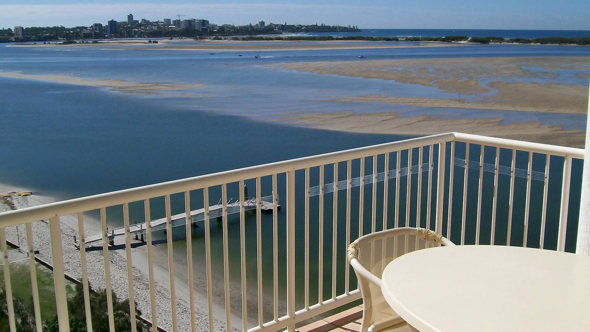 Riviere On Golden Beach Caloundra Aparthotel